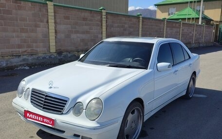 Mercedes-Benz E-Класс, 2001 год, 840 000 рублей, 3 фотография