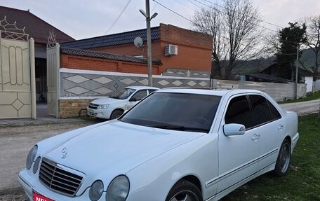 Mercedes-Benz E-Класс, 2001 год, 840 000 рублей, 4 фотография