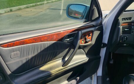 Mercedes-Benz E-Класс, 2001 год, 840 000 рублей, 13 фотография