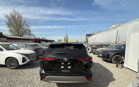 Toyota Highlander, 2025 год, 4 000 000 рублей, 3 фотография