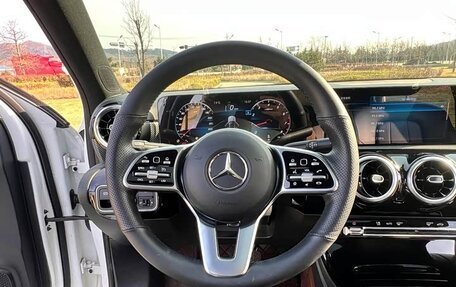 Mercedes-Benz A-Класс, 2021 год, 1 790 000 рублей, 8 фотография