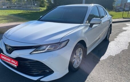 Toyota Camry, 2021 год, 2 950 000 рублей, 3 фотография