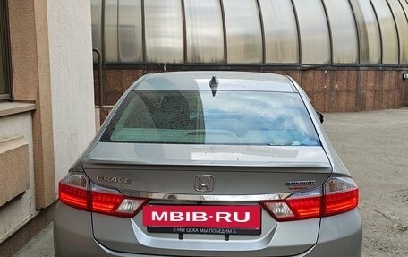 Honda Grace I, 2014 год, 915 000 рублей, 2 фотография