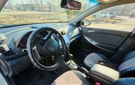 Hyundai Solaris II рестайлинг, 2012 год, 675 000 рублей, 3 фотография