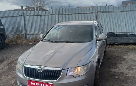Skoda Superb III рестайлинг, 2009 год, 750 000 рублей, 1 фотография
