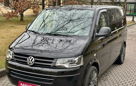 Volkswagen Multivan T5, 2012 год, 2 230 000 рублей, 1 фотография