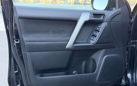 Toyota Land Cruiser Prado 150 рестайлинг 2, 2016 год, 3 950 000 рублей, 11 фотография