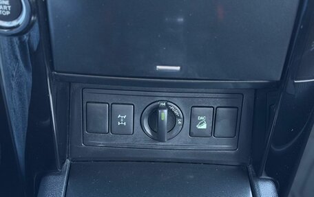 Toyota Land Cruiser Prado 150 рестайлинг 2, 2016 год, 3 950 000 рублей, 19 фотография