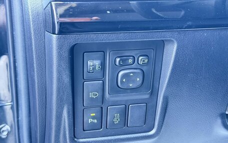 Toyota Land Cruiser Prado 150 рестайлинг 2, 2016 год, 3 950 000 рублей, 13 фотография