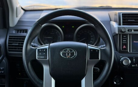 Toyota Land Cruiser Prado 150 рестайлинг 2, 2016 год, 3 950 000 рублей, 24 фотография