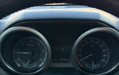 Toyota Land Cruiser Prado 150 рестайлинг 2, 2016 год, 3 950 000 рублей, 28 фотография