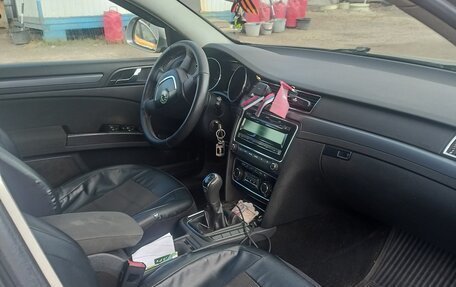 Skoda Superb III рестайлинг, 2009 год, 750 000 рублей, 5 фотография