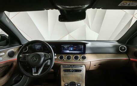 Mercedes-Benz E-Класс, 2017 год, 4 045 000 рублей, 14 фотография