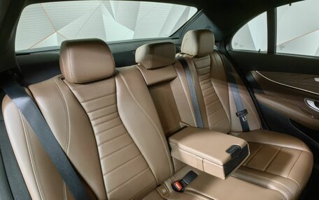 Mercedes-Benz E-Класс, 2017 год, 4 045 000 рублей, 17 фотография