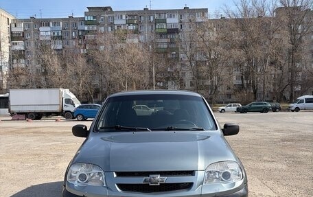 Chevrolet Niva I рестайлинг, 2011 год, 550 000 рублей, 2 фотография