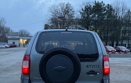 Chevrolet Niva I рестайлинг, 2011 год, 550 000 рублей, 24 фотография