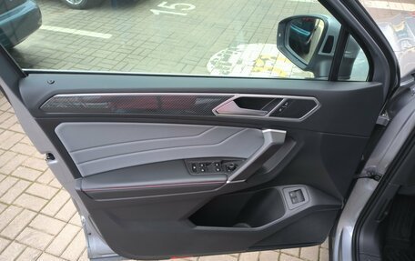 Volkswagen Tiguan II, 2021 год, 3 990 000 рублей, 18 фотография