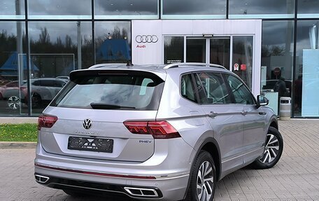 Volkswagen Tiguan II, 2021 год, 3 990 000 рублей, 5 фотография