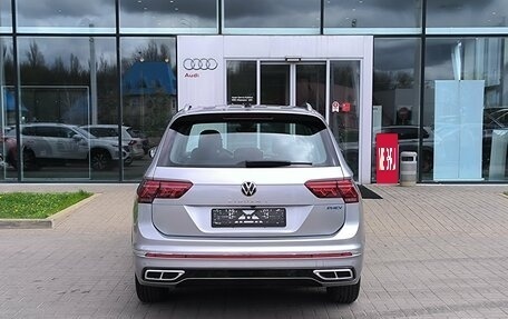 Volkswagen Tiguan II, 2021 год, 3 990 000 рублей, 6 фотография