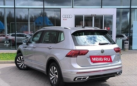 Volkswagen Tiguan II, 2021 год, 3 990 000 рублей, 7 фотография