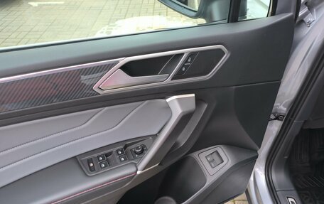 Volkswagen Tiguan II, 2021 год, 3 990 000 рублей, 19 фотография