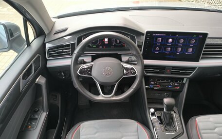 Volkswagen Tiguan II, 2021 год, 3 990 000 рублей, 23 фотография