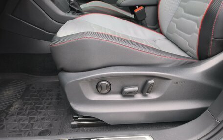 Volkswagen Tiguan II, 2021 год, 3 990 000 рублей, 40 фотография