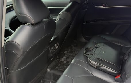 Toyota Camry, 2018 год, 3 050 000 рублей, 12 фотография