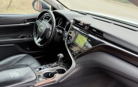 Toyota Camry, 2018 год, 3 050 000 рублей, 11 фотография