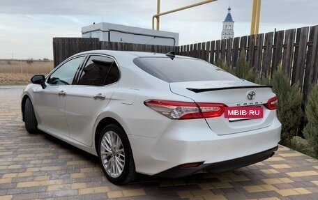 Toyota Camry, 2018 год, 3 050 000 рублей, 7 фотография