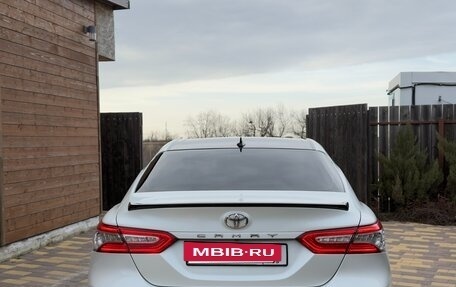 Toyota Camry, 2018 год, 3 050 000 рублей, 6 фотография