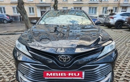 Toyota Camry, 2018 год, 2 900 000 рублей, 2 фотография