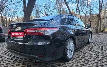 Toyota Camry, 2018 год, 2 900 000 рублей, 3 фотография