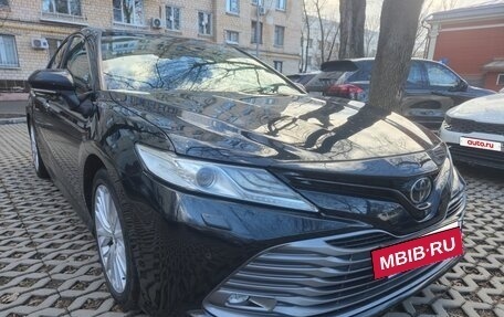 Toyota Camry, 2018 год, 2 900 000 рублей, 9 фотография