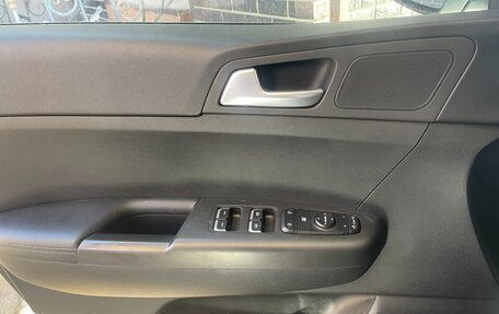 KIA Sportage IV рестайлинг, 2022 год, 2 250 000 рублей, 3 фотография