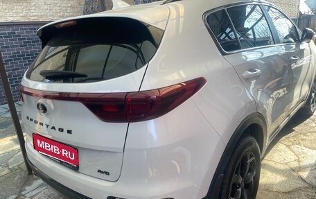 KIA Sportage IV рестайлинг, 2022 год, 2 250 000 рублей, 2 фотография