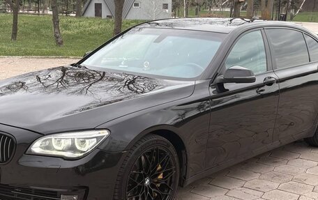 BMW 7 серия, 2013 год, 2 300 000 рублей, 23 фотография