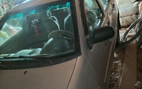 Volkswagen Polo III рестайлинг, 2001 год, 130 000 рублей, 2 фотография