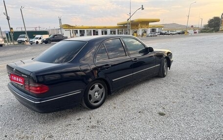 Mercedes-Benz E-Класс, 1999 год, 750 000 рублей, 1 фотография