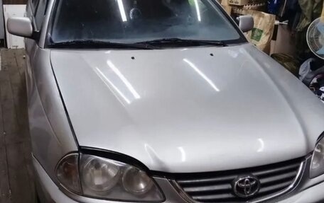 Toyota Avensis III рестайлинг, 2002 год, 290 000 рублей, 1 фотография