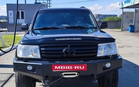 Toyota Land Cruiser 100 рестайлинг 2, 2005 год, 2 600 000 рублей, 1 фотография