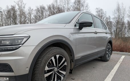 Volkswagen Tiguan II, 2019 год, 2 200 000 рублей, 4 фотография