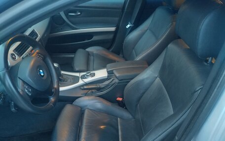 BMW 3 серия, 2009 год, 1 350 000 рублей, 11 фотография