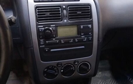 Toyota Avensis III рестайлинг, 2002 год, 290 000 рублей, 6 фотография