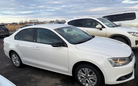Volkswagen Jetta VI, 2014 год, 1 000 000 рублей, 2 фотография