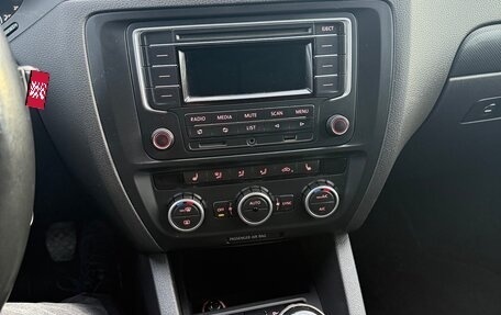 Volkswagen Jetta VI, 2014 год, 1 000 000 рублей, 10 фотография