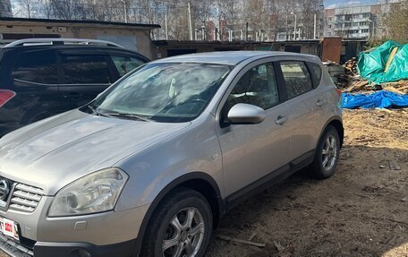 Nissan Qashqai, 2009 год, 740 000 рублей, 2 фотография