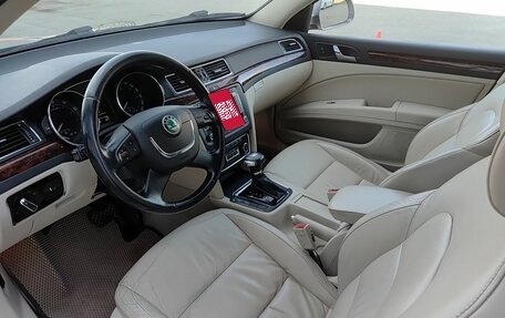 Skoda Superb III рестайлинг, 2011 год, 929 000 рублей, 20 фотография