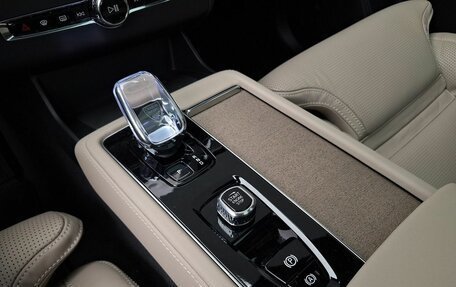 Volvo XC90 II рестайлинг, 2025 год, 11 200 000 рублей, 13 фотография