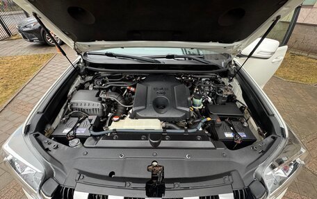 Toyota Land Cruiser Prado 150 рестайлинг 2, 2016 год, 3 200 000 рублей, 8 фотография